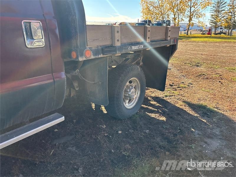 Ford F-350 Pritschenwagen/Pritschenwagen mit Seitenklappe