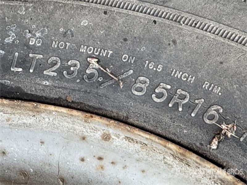 Ford F-350 Kis teherszállító/Platós kocsi
