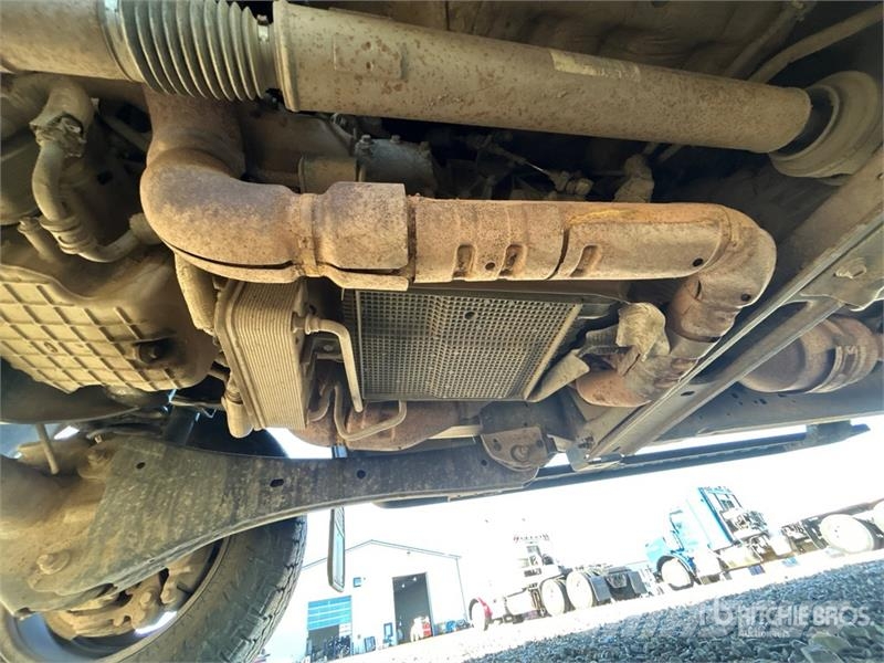 Ford F-350 平板栏板货车