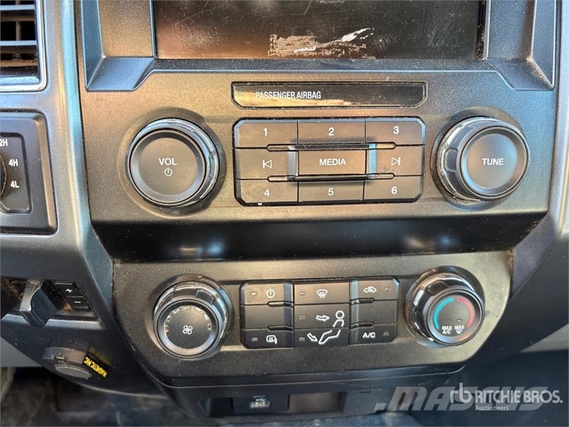 Ford F-350 Грузовики-платформы/боковая разгрузка