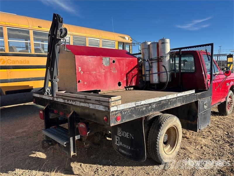 Ford F-350 Platós / Ponyvás teherautók