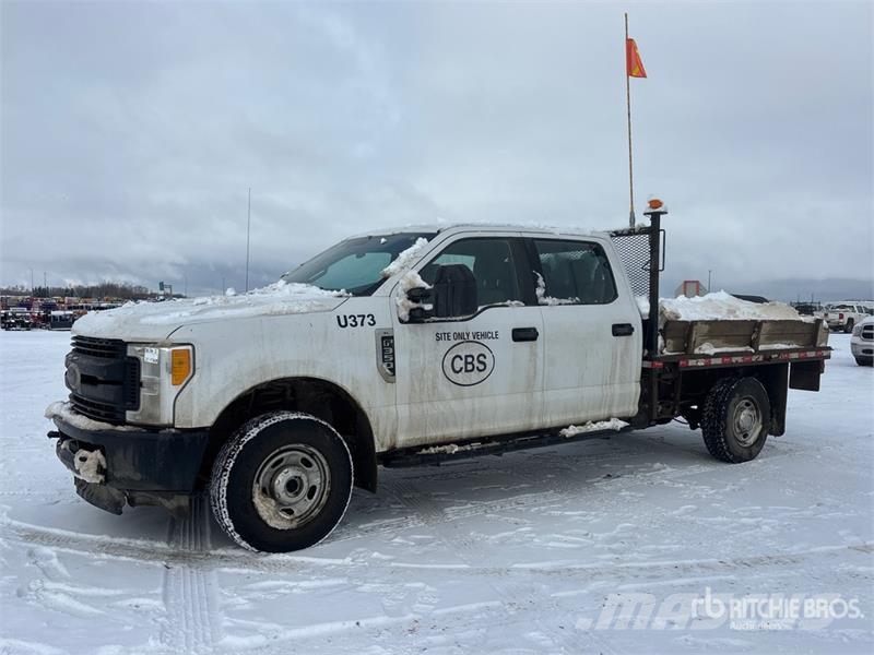 Ford F-350 Tovornjaki s kesonom/platojem