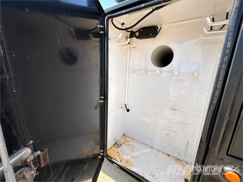 Ford F-350 Kamioni sa otvorenim sandukom