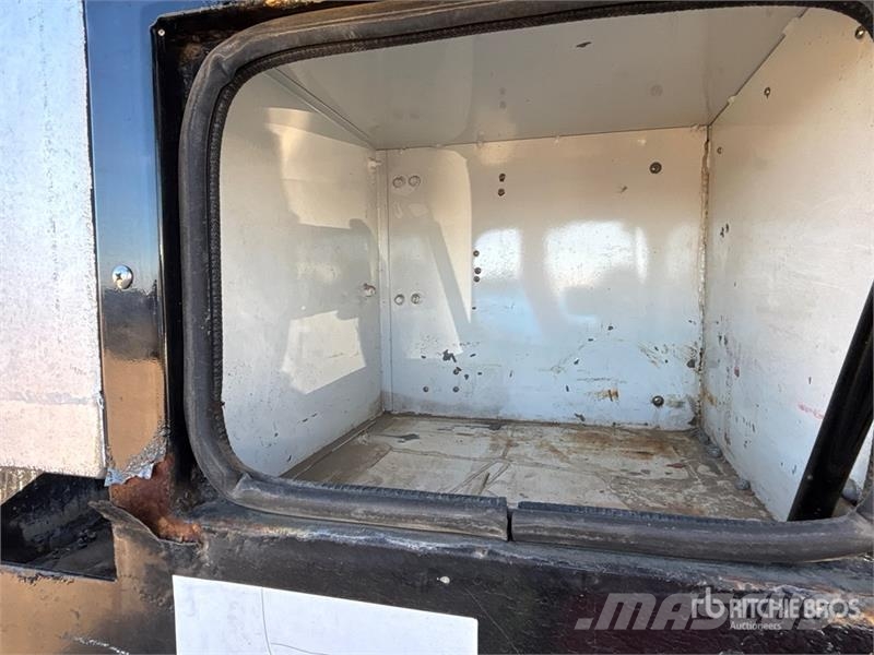 Ford F-350 Pritschenwagen/Pritschenwagen mit Seitenklappe