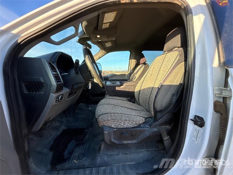 Ford F-350 شاحنات مسطحة/مفصلية الجوانب