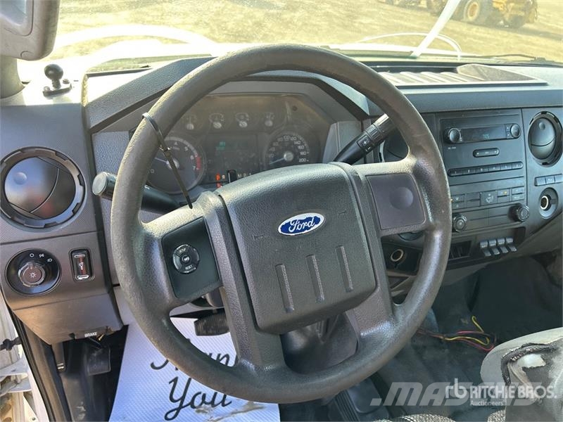 Ford F-350 Plošinové nákladné automobily/nákladné automobily so sklápacími bočnicami