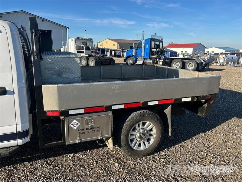Ford F-350 平板栏板货车