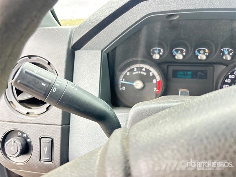 Ford F-350 Kamioni sa otvorenim sandukom