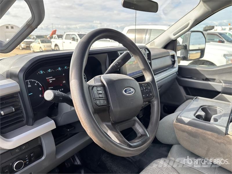 Ford F-350 플랫베드/드롭사이드 트럭