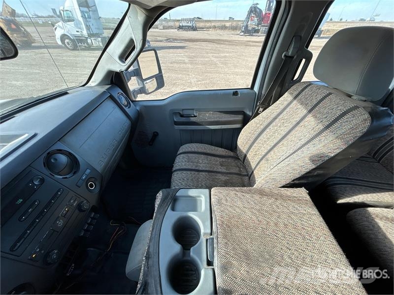 Ford F-350 Plošinové nákladné automobily/nákladné automobily so sklápacími bočnicami