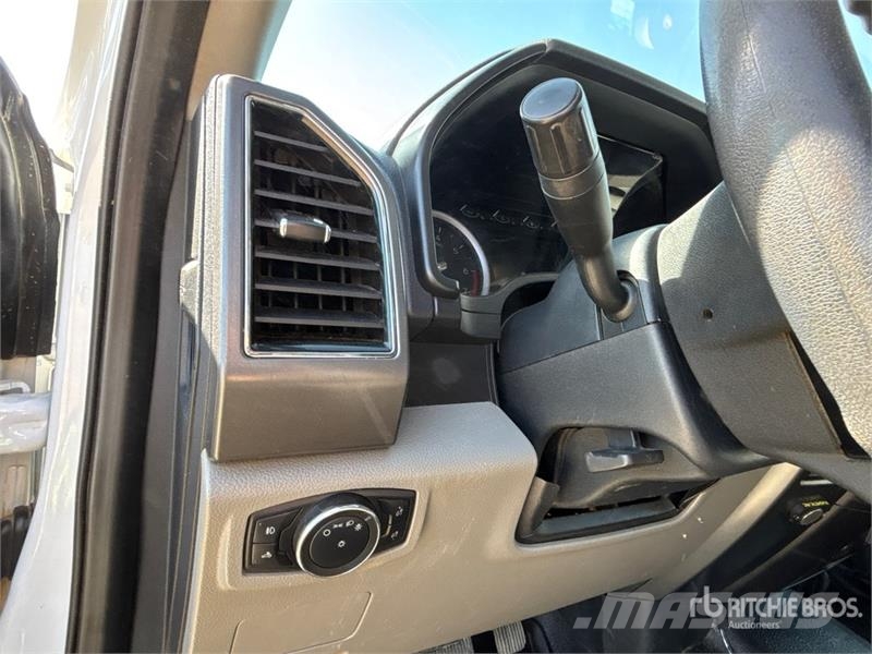 Ford F-350 플랫베드/드롭사이드 트럭