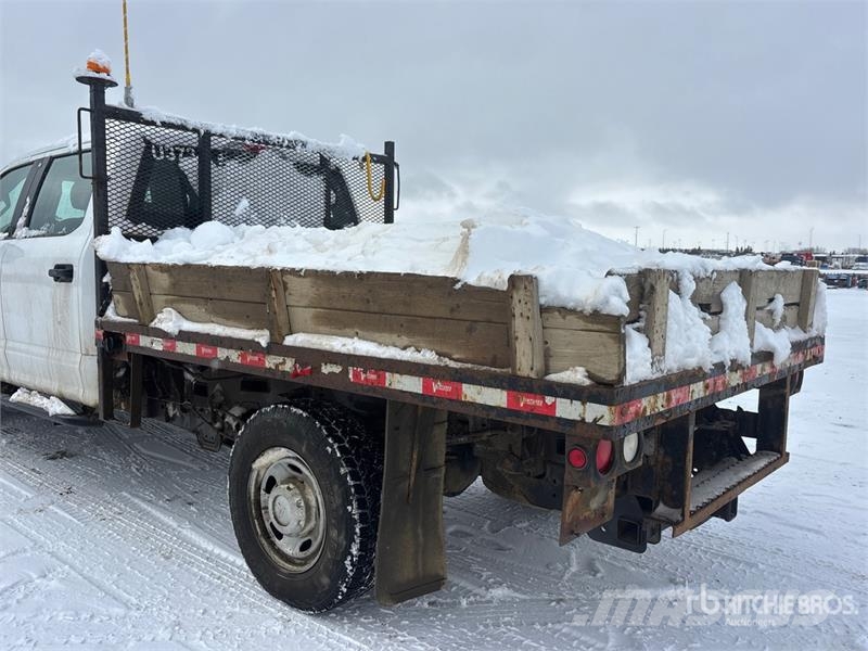 Ford F-350 Tovornjaki s kesonom/platojem