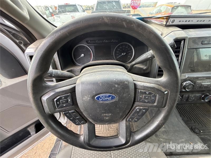 Ford F-350 Camion plateau