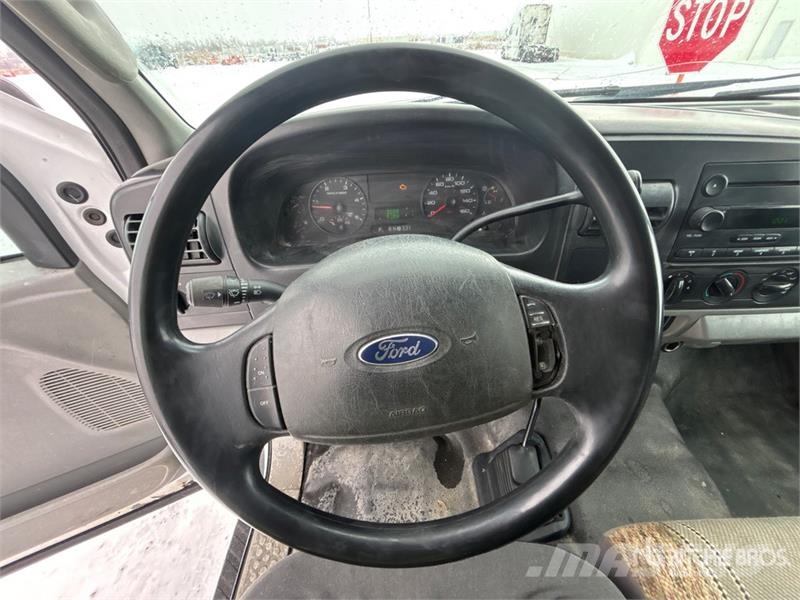 Ford F-350 شاحنات مسطحة/مفصلية الجوانب