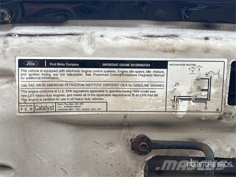 Ford F-350 Kis teherszállító/Platós kocsi