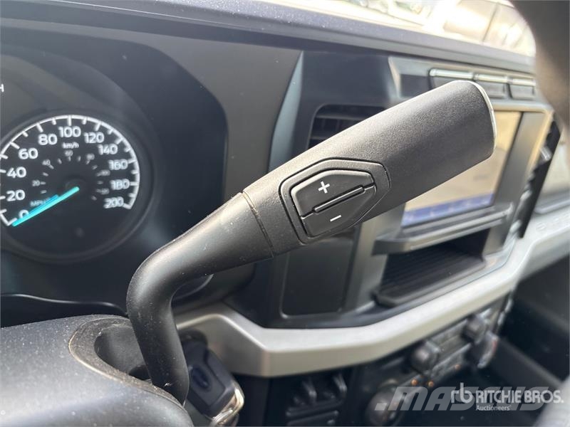 Ford F-350 플랫베드/드롭사이드 트럭