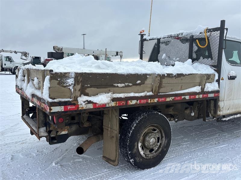 Ford F-350 Tovornjaki s kesonom/platojem