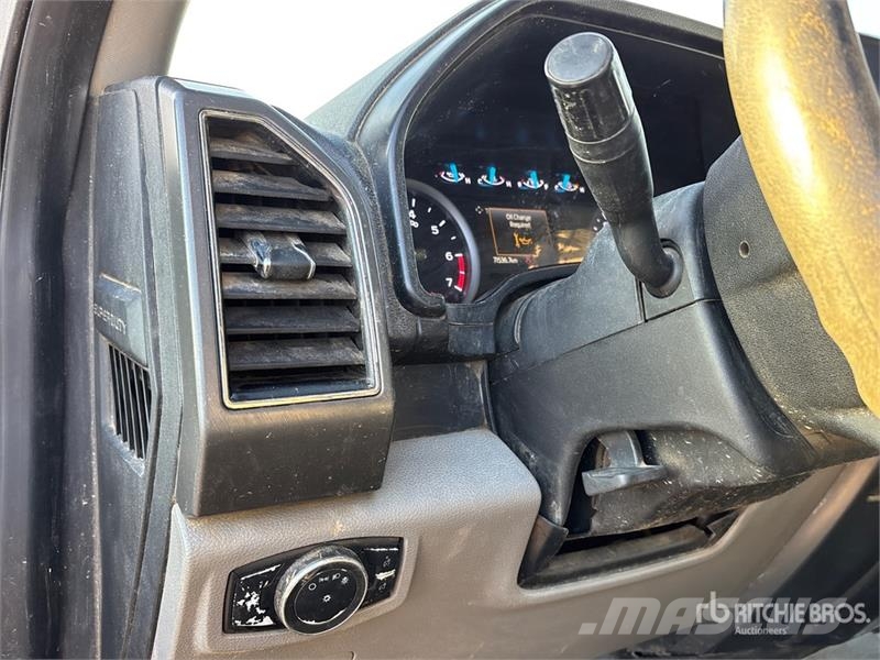 Ford F-350 شاحنات مسطحة/مفصلية الجوانب
