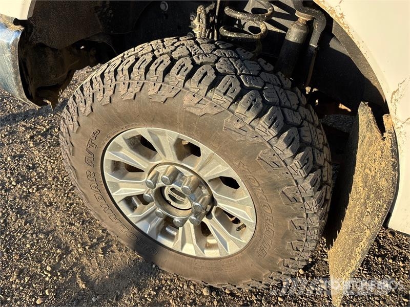 Ford F-350 شاحنات مسطحة/مفصلية الجوانب