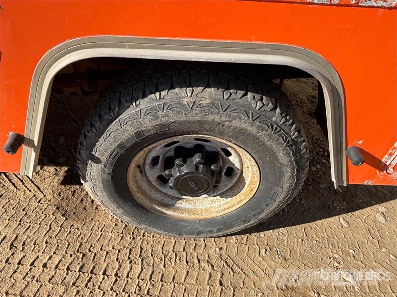 Ford F-350 4x2 Extended Cab Service Truck Pilsētas atkritumvedēji