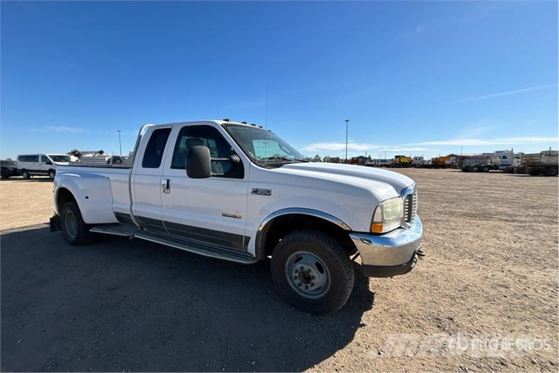 Ford F-350 4x2 Extended Cab Pickup Drugi