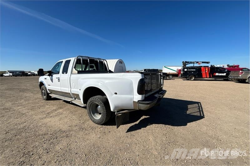 Ford F-350 4x2 Extended Cab Pickup Drugi