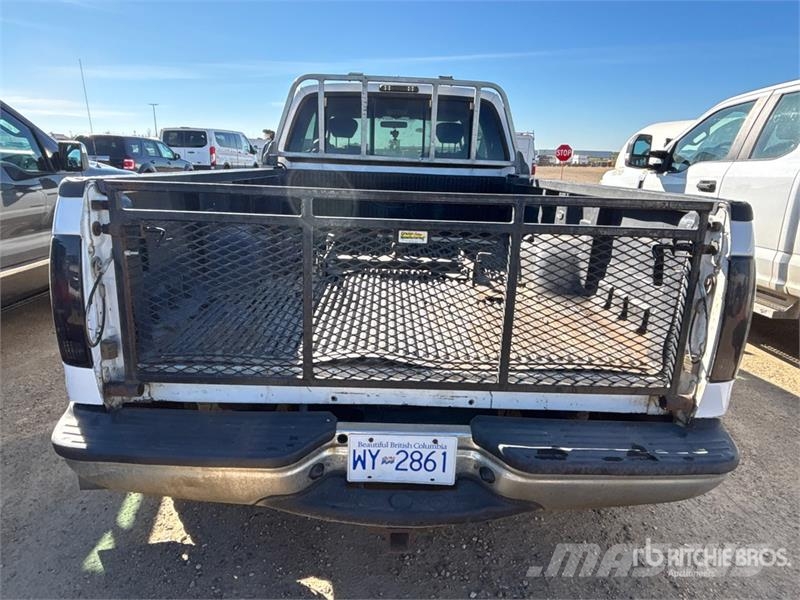 Ford F-350 4x2 Extended Cab Pickup Drugi