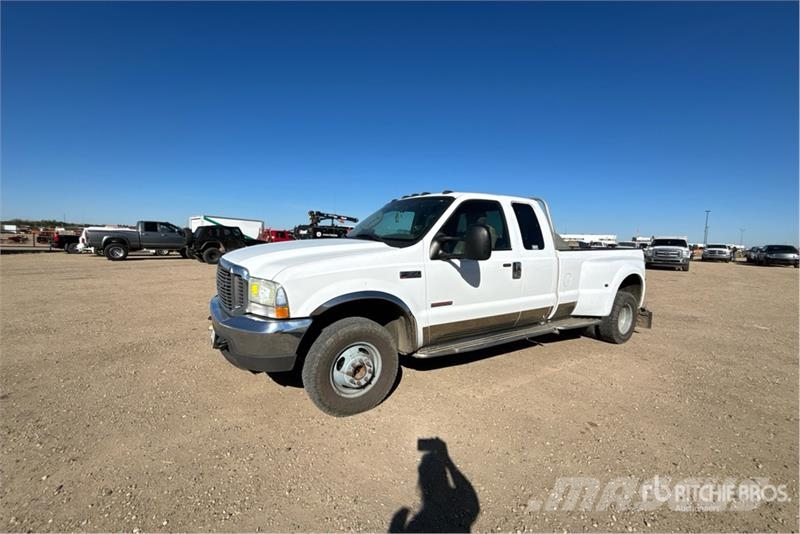 Ford F-350 4x2 Extended Cab Pickup Drugi