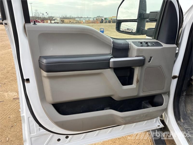 Ford F-350 4x4 Crew Cab Pickup Ostalo