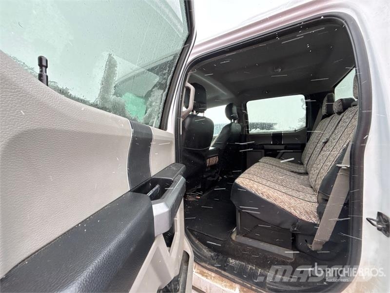 Ford F-350 4x4 Crew Cab Pickup Ostalo