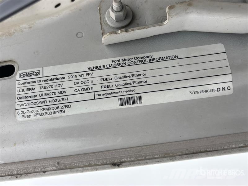 Ford F-350 4x4 Crew Cab Pickup Ostalo