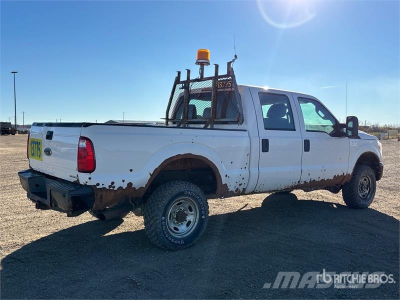 Ford F-350 4x4 Crew Cab Pickup Ostalo