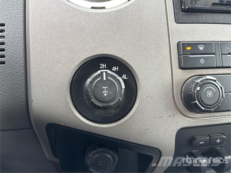 Ford F-350 4x4 Crew Cab Pickup Ostalo