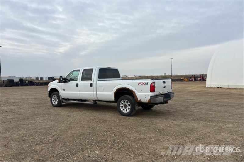 Ford F-350 4x4 Crew Cab Pickup Ostalo