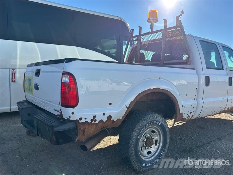 Ford F-350 4x4 Crew Cab Pickup Ostalo