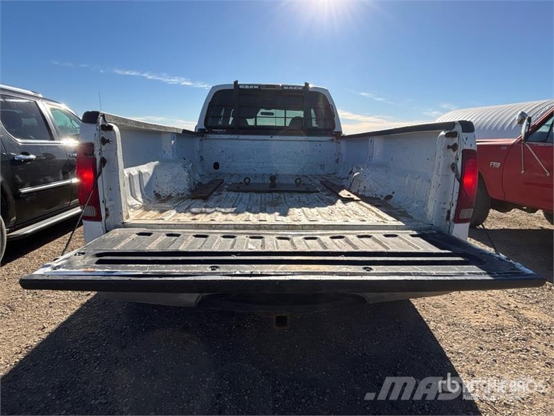 Ford F-350 4x4 Crew Cab Pickup أخرى