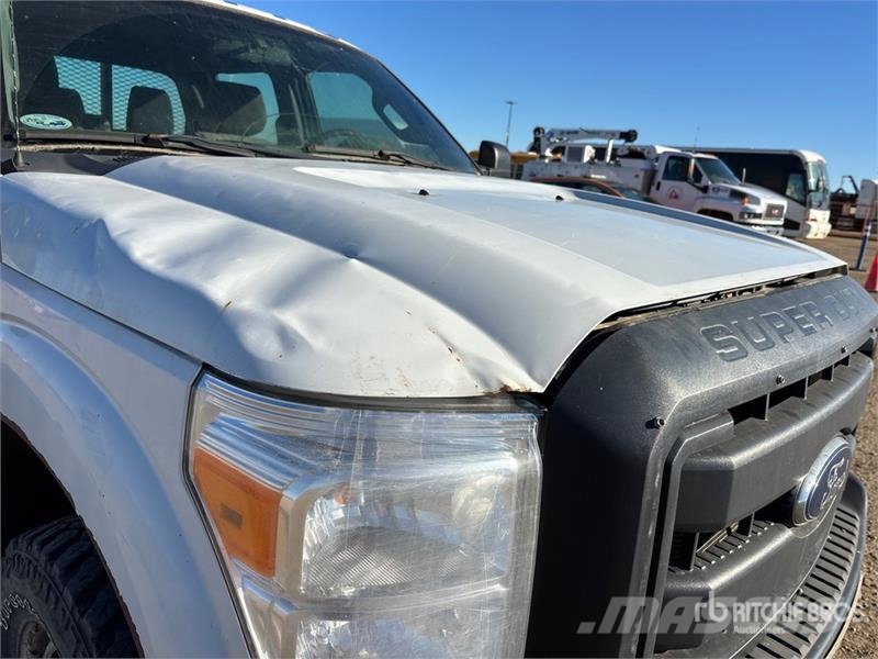 Ford F-350 4x4 Crew Cab Pickup Ostalo