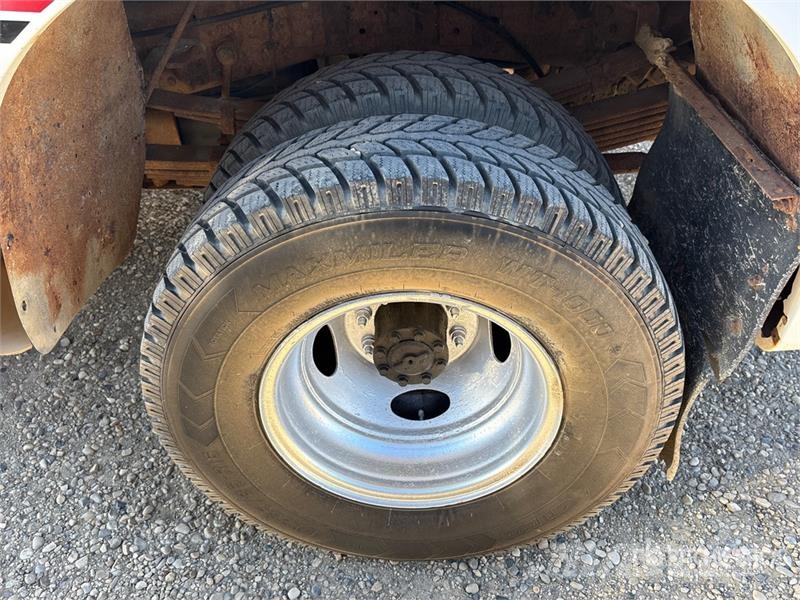 Ford F-350 4x4 Crew Cab Pickup أخرى
