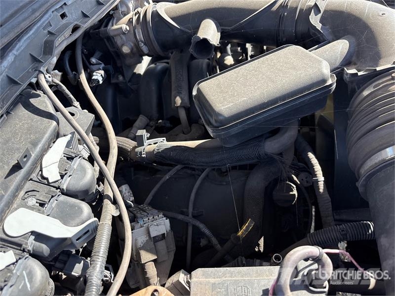 Ford F-350 4x4 Crew Cab Pickup (Inoperable) Ostalo