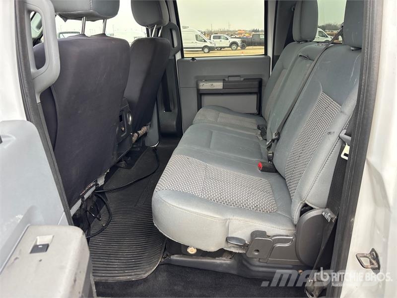 Ford F-350 4x4 Crew Cab Pickup Ostalo