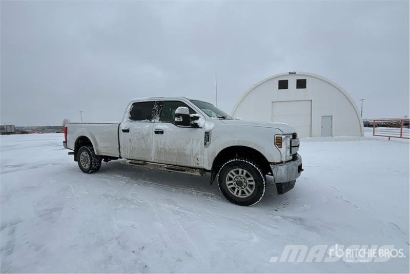 Ford F-350 4x4 Crew Cab Pickup Ostalo