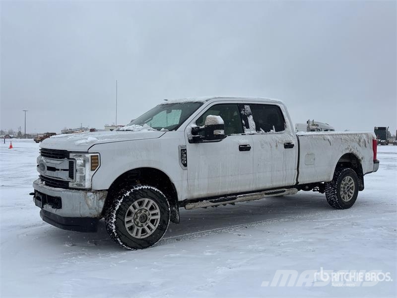 Ford F-350 4x4 Crew Cab Pickup Ostalo