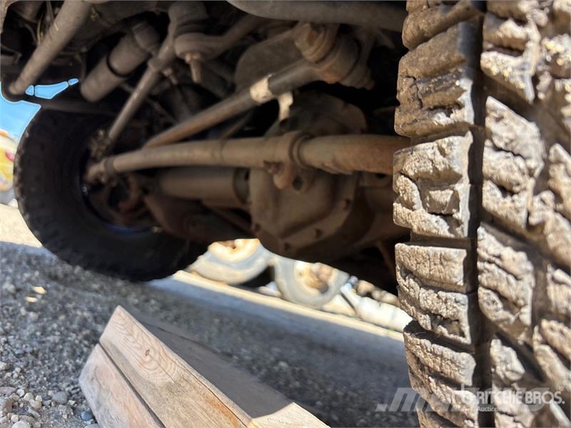 Ford F-350 4x4 Crew Cab Pickup (Inoperable) Ostalo