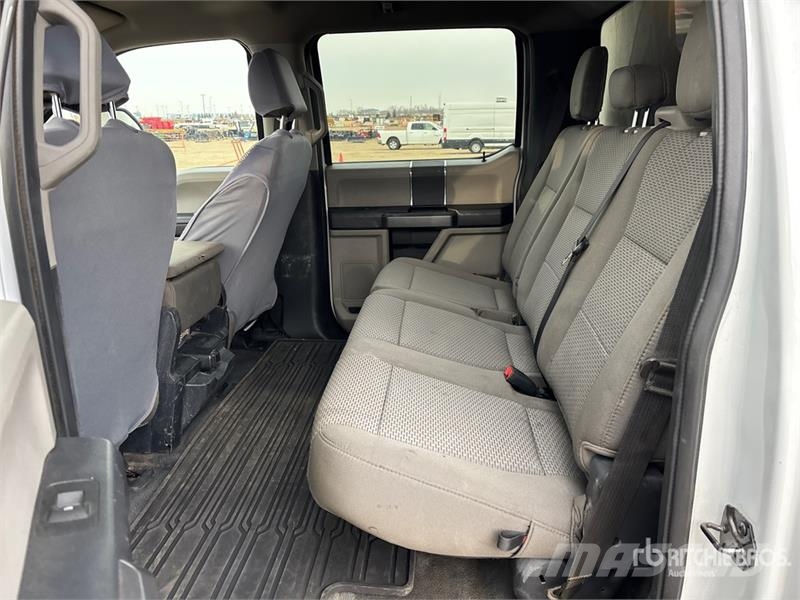 Ford F-350 4x4 Crew Cab Pickup Ostalo