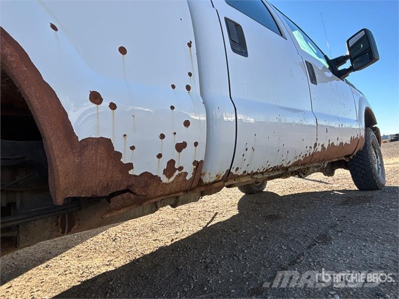 Ford F-350 4x4 Crew Cab Pickup Ostalo