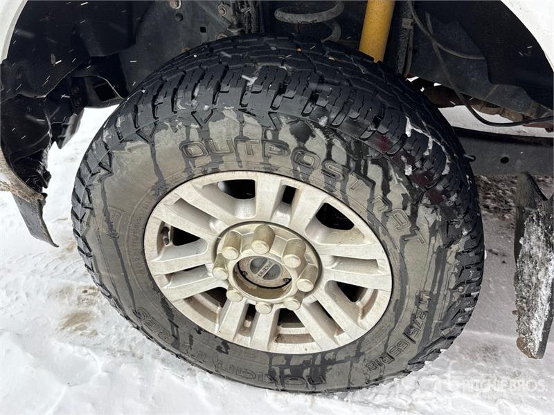 Ford F-350 4x4 Crew Cab Pickup Ostalo
