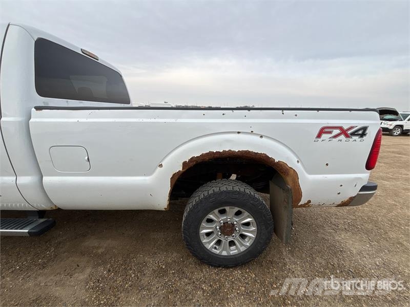 Ford F-350 4x4 Crew Cab Pickup Ostalo