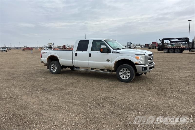 Ford F-350 4x4 Crew Cab Pickup Ostalo