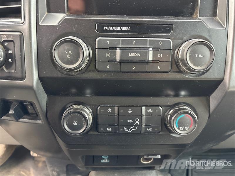 Ford F-350 4x4 Crew Cab Pickup Ostalo