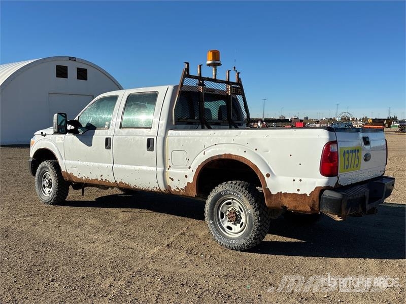 Ford F-350 4x4 Crew Cab Pickup Ostalo